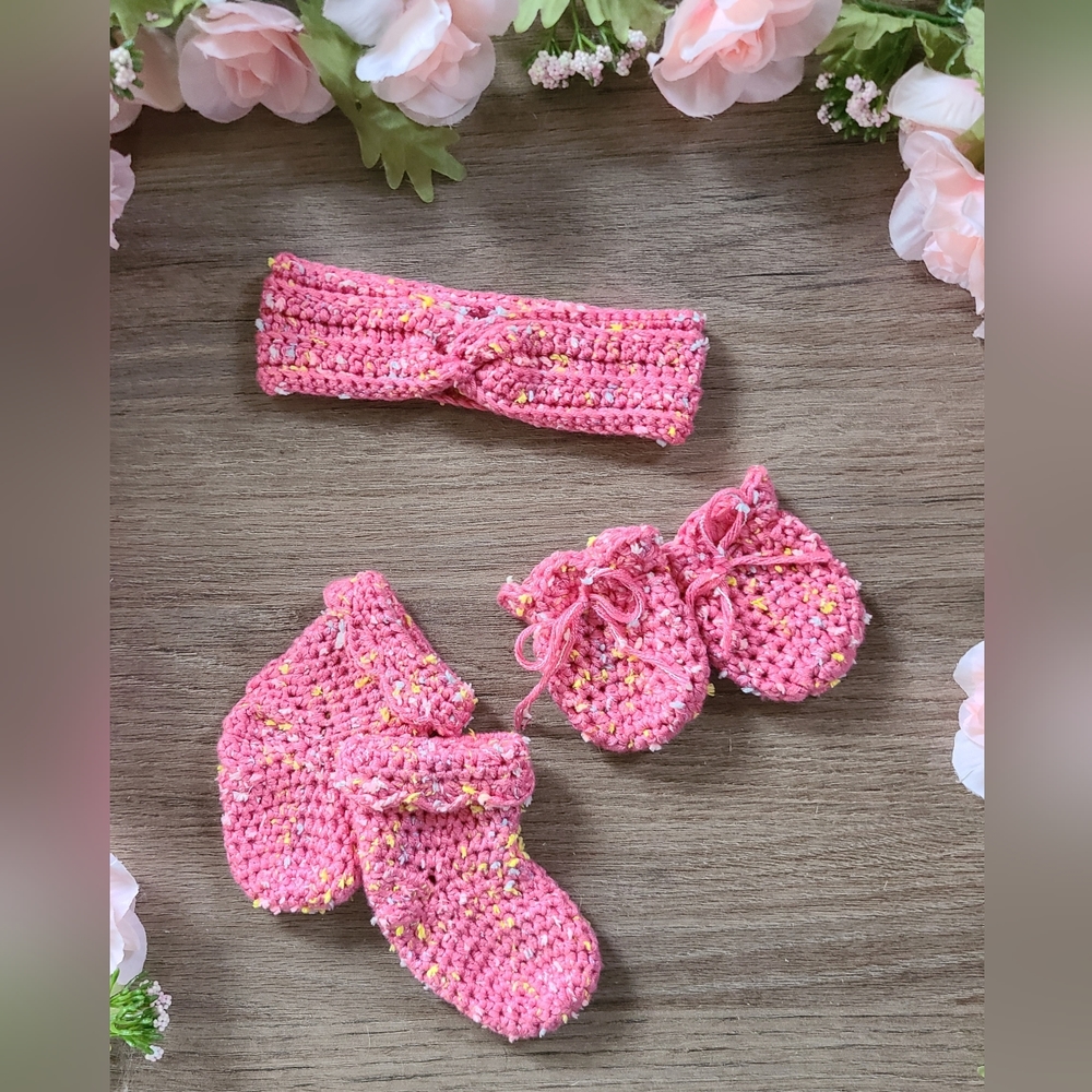 Baby girl set, mittens, socks, headband, babyshower gift, photo prop